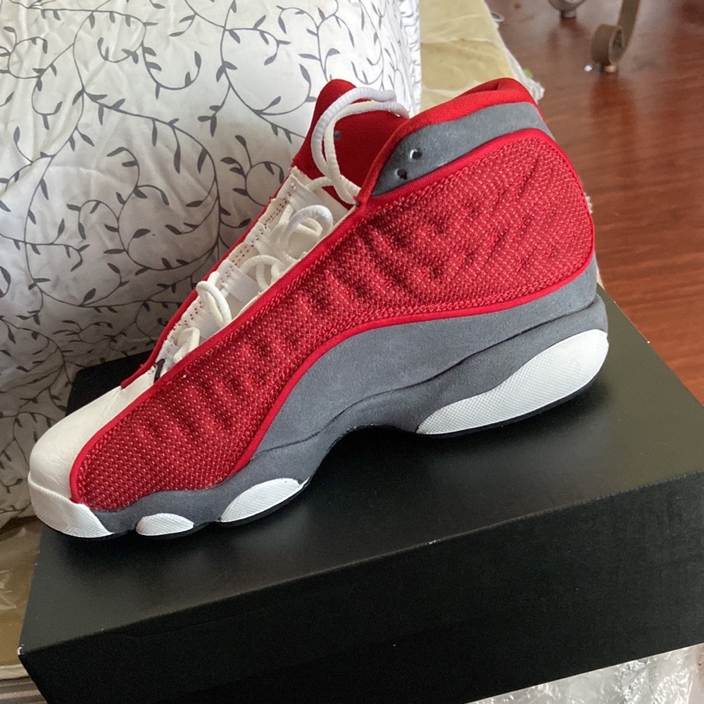 Jordan 13 flints white grey red size 5